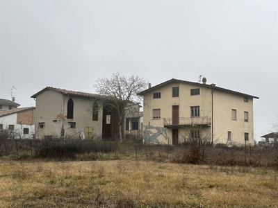 Casa singola da ristrutturare in zona Rustigazzo a Lugagnano Val D'Arda