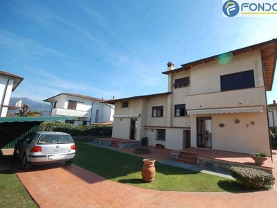 Esclusiva villa di 250 mq in vendita Via Eritrea, Pietrasanta, Toscana
