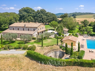 Favolosa tenuta in vendita nei pressi del lago di Bolsena