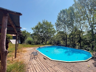 Grande casa di campagna con piscina e vista mozzafiato