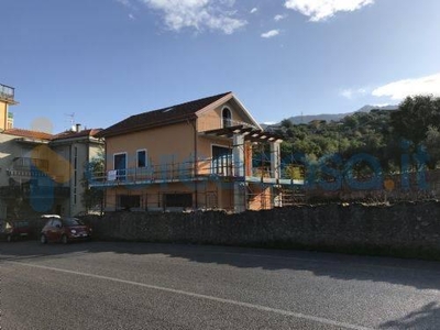 Negozio di nuova costruzione, in affitto in Via Ottavio Valiante, Vallo Della Lucania