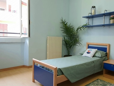 Posto letto in affitto in appartamento con 2 camere a Milano