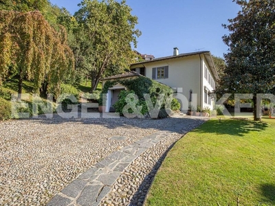 Prestigiosa villa di 459 mq in vendita Via Monte Santo, Luino, Lombardia