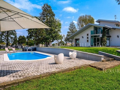 Prestigiosa villa in vendita Milano, Lombardia
