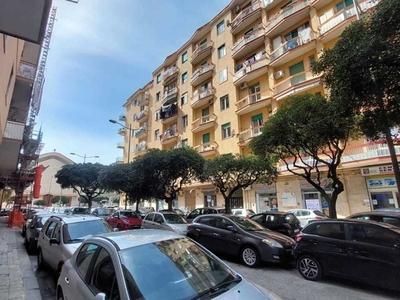 Quadrilocale in Affitto a Salerno, 900€, 110 m²