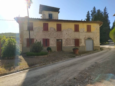 Rignano sull'Arno, Torri Fraction: Charming Country House with Garden and Development Potential