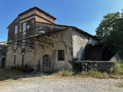 Rustico casale da ristrutturare a Ponte Dell'Olio