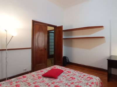 Stanza in affitto in appartamento con 3 camere da letto ai Parioli, Roma