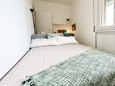 Stanza in affitto in appartamento con 5 camere da letto a Padova