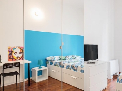 Stanza in affitto in appartamento con 6 camere da letto a Brera, Milano