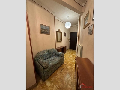 Trilocale in Affitto a Genova, zona Sestri Ponente, 470€, 63 m², arredato