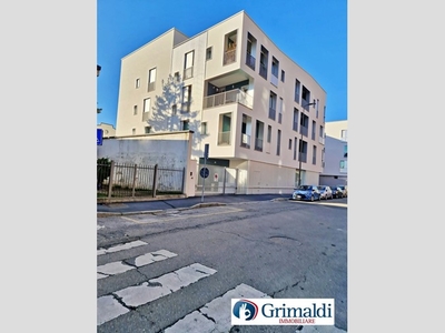 Trilocale in Affitto a Milano, 1'900€, 90 m², arredato