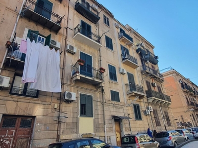 Trilocale in Vendita a Palermo, 99'000€, 110 m²