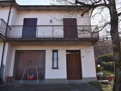 Villa a schiera via Casoni, Lagaro, Castiglione dei Pepoli