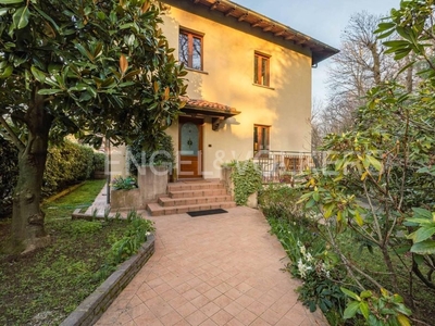 Villa di 256 mq in vendita Via Guercino, Varese, Lombardia