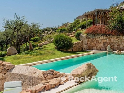 Prestigiosa villa di 500 mq in vendita Località lu Fraili, San Teodoro, Sassari, Sardegna