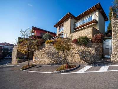 Villa di 530 mq in vendita Via Ponchielli, Nembro, Bergamo, Lombardia