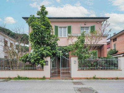 Prestigiosa villa di 220 mq in vendita Via Pistoia, Viareggio, Toscana