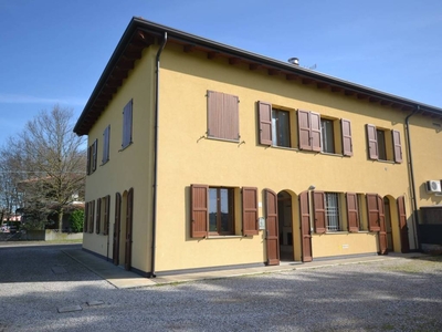 Villa plurifamiliare via Bevilacqua 11/12, Decima, San Giovanni in Persiceto