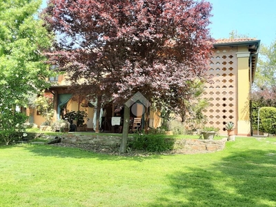 Villa plurifamiliare via fiume vecchio 112, Frazioni di Molinella, Molinella