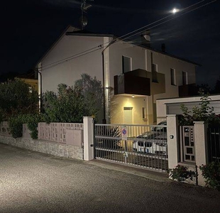 Villa unifamiliare, ottimo stato, 300 m², Centro, Castel San Pietro Terme