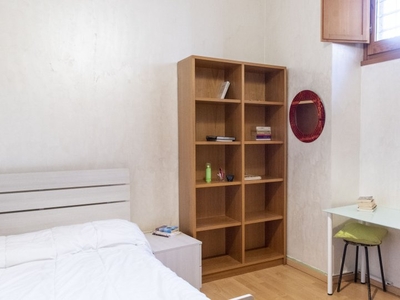 Camera moderna in appartamento con 5 camere da letto a Prati, Roma