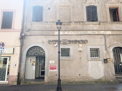 Negozio in vendita a Castel Sant'Elia
