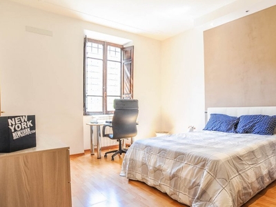 Stanza in affitto in appartamento a 3 camere da letto a Prati, Roma