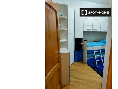 Stanza in affitto in appartamento con 2 camere da letto a Cagliari, Cagliari