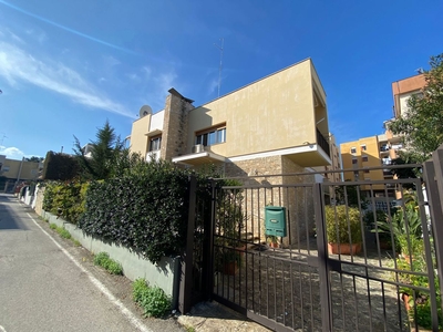 Villa di 300 mq in vendita - Bari
