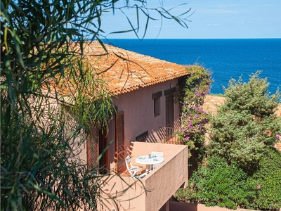 Appartamento con vista mare vicino alla spiaggia di Li Cozi