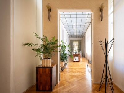 Appartamento di prestigio di 320 m² in vendita Via Galliera, 8, Bologna, Emilia-Romagna