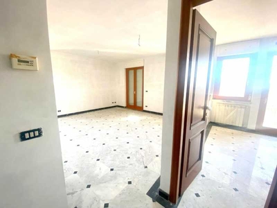 Appartamento in Affitto ad Carrara - 1100 Euro