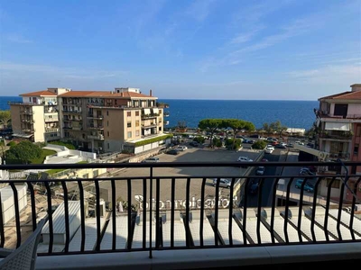 Appartamento in Affitto ad Catania - 1500 Euro
