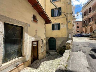 Appartamento in vendita a Arpino Frosinone
