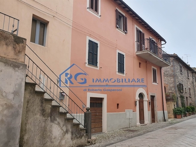 Appartamento in vendita a Castiglione In Teverina Viterbo