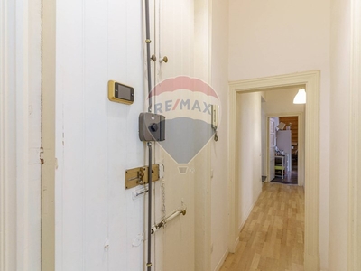 Appartamento in Vendita a Catania, zona Borgo, 198'000€, 120 m², arredato