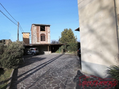 Appartamento in Vendita a Lucca, zona Sant'Angelo In Campo, 235'000€, 140 m², arredato