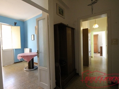 Appartamento in Vendita a Lucca, zona Sesto di Moriano, 89'000€, 100 m²