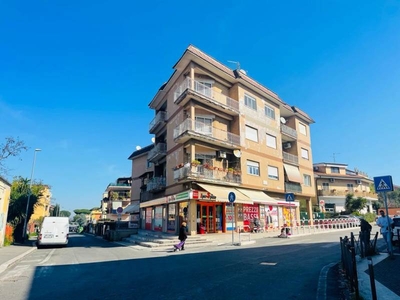 Appartamento in vendita a Roma La Rustica