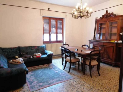 Appartamento in Vendita ad Carrara - 90000 Euro