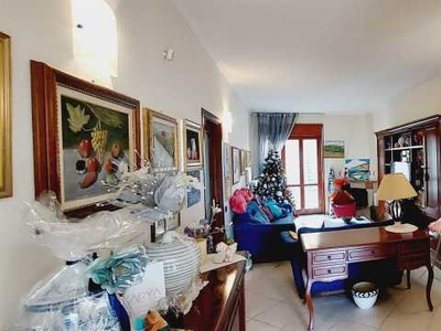 Appartamento in Vendita ad Cava De` Tirreni - 450000 Euro