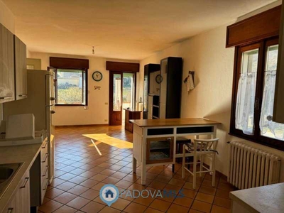 Appartamento in Vendita ad Galzignano Terme - 138000 Euro