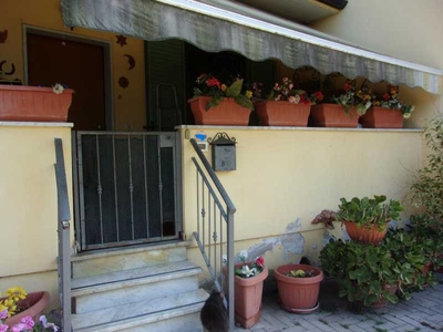 Appartamento in Vendita ad Montignoso - 165000 Euro