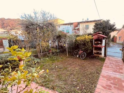villa bifamiliare in Vendita ad Porcari - 148000 Euro