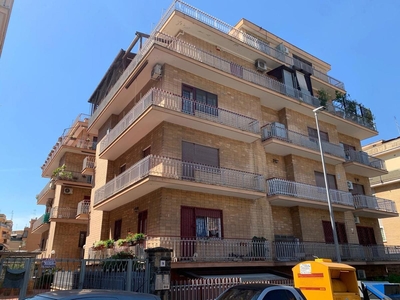 Appartamento in Via Vincenzo Viara De Ricci, 00, Roma (RM)