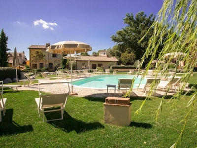 Appartamento 'Romantico Appartamento Con Piscina' con piscina condivisa, terrazza privata e Wi-Fi