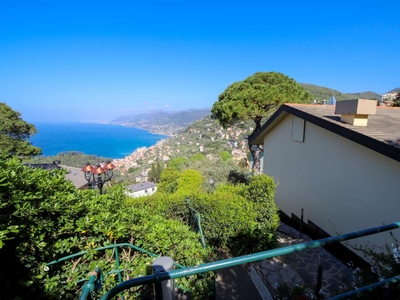 Appartamento vista mare con spazio esterno e posto auto, via Gaggini, località Ruta, Camogli