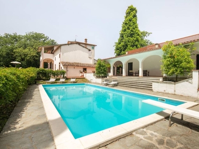 Casa a Santa Maria A Monte con piscina e giardino