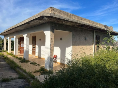 Casa indipendente con terreno, contrada Bassano, località Portella di Mare, Misilmeri